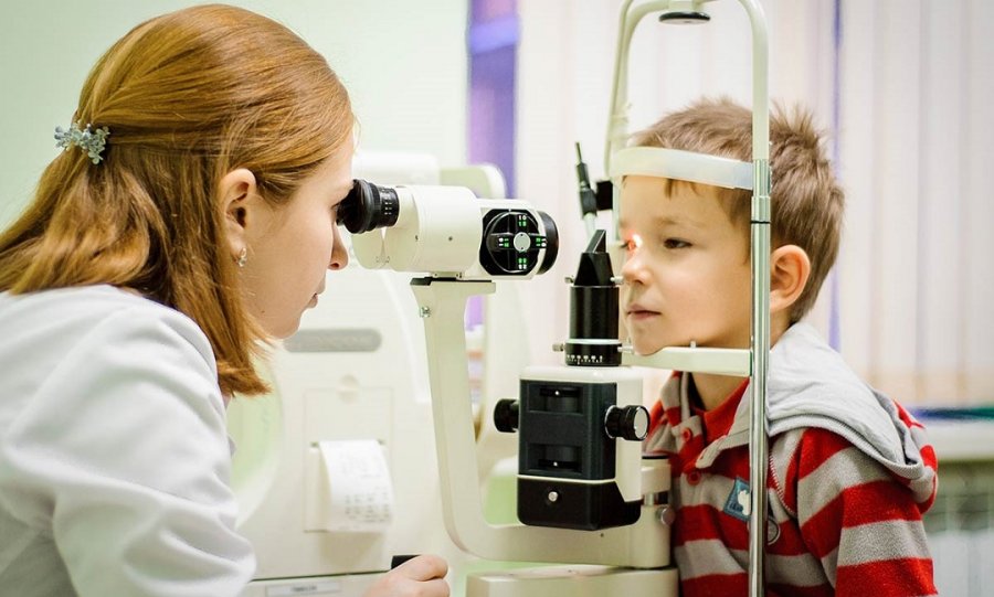 Eye drops with atropine inhibit myopia